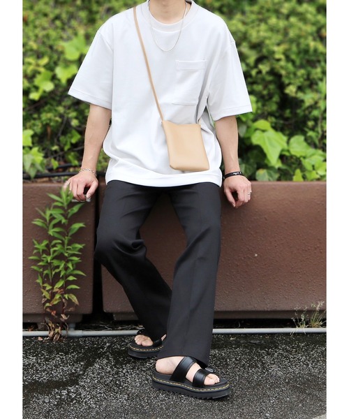 ROOPTOKYO（ループトウキョウ）の「ネックポーチ スクエアミニショルダーバッグ スマホケース ポシェット レザーショルダー サコッシュ（ショルダーバッグ・メンズ・ブラック/ベージュ・ONE SIZE）」の12枚目の写真