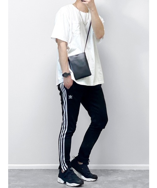 ROOPTOKYO（ループトウキョウ）の「ネックポーチ スクエアミニショルダーバッグ スマホケース ポシェット レザーショルダー サコッシュ（ショルダーバッグ・メンズ・ブラック/ベージュ・ONE SIZE）」の10枚目の写真