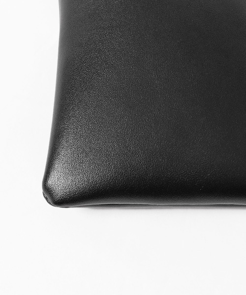 ROOPTOKYO（ループトウキョウ）の「ネックポーチ スクエアミニショルダーバッグ スマホケース ポシェット レザーショルダー サコッシュ（ショルダーバッグ・メンズ・ブラック/ベージュ・ONE SIZE）」の19枚目の写真