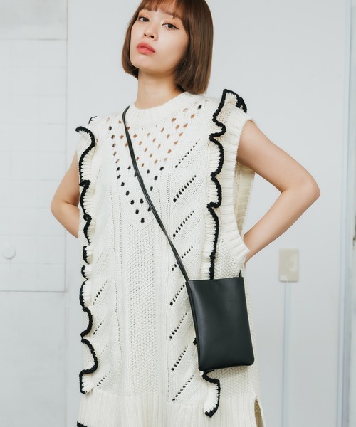 ROOPTOKYO（ループトウキョウ）の「ネックポーチ スクエアミニショルダーバッグ スマホケース ポシェット レザーショルダー サコッシュ（ショルダーバッグ・メンズ・ブラック/ベージュ・ONE SIZE）」の21枚目の写真