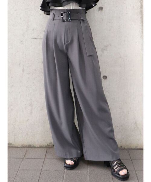 MURUA(ムルーア)の「ハイウエストタックワイドパンツ(その他パンツ・レディース・グレー/イエロー/アイボリー・1/2)」の2枚目の写真