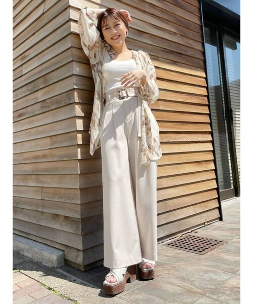 MURUA(ムルーア)の「ハイウエストタックワイドパンツ(その他パンツ・レディース・グレー/イエロー/アイボリー・1/2)」の7枚目の写真