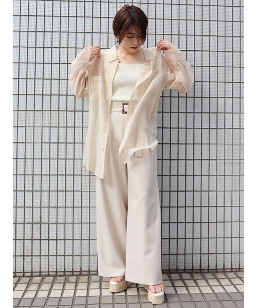 MURUA(ムルーア)の「ハイウエストタックワイドパンツ(その他パンツ・レディース・グレー/イエロー/アイボリー・1/2)」の8枚目の写真