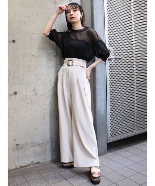 MURUA(ムルーア)の「ハイウエストタックワイドパンツ(その他パンツ・レディース・グレー/イエロー/アイボリー・1/2)」の9枚目の写真