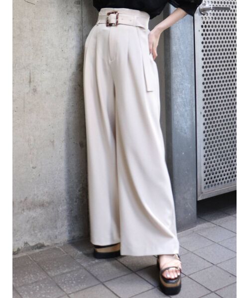 MURUA(ムルーア)の「ハイウエストタックワイドパンツ(その他パンツ・レディース・グレー/イエロー/アイボリー・1/2)」の10枚目の写真