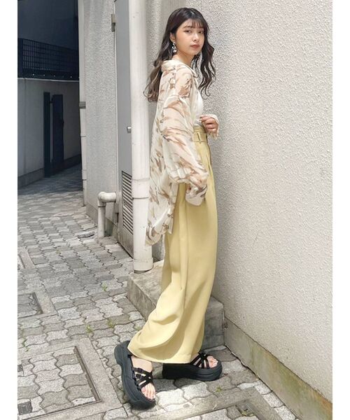 MURUA(ムルーア)の「ハイウエストタックワイドパンツ(その他パンツ・レディース・グレー/イエロー/アイボリー・1/2)」の14枚目の写真