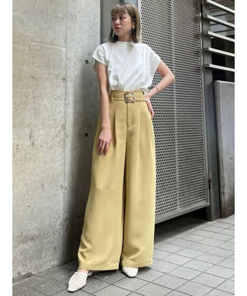 MURUA(ムルーア)の「ハイウエストタックワイドパンツ(その他パンツ・レディース・グレー/イエロー/アイボリー・1/2)」の18枚目の写真