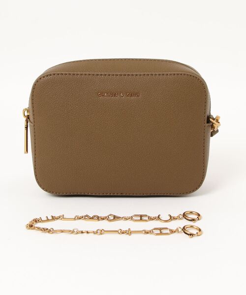 CHARLES &amp; KEITH◇チェーン リンク ボクシー クラッチ◇ CHARLES & KEITH（チャールズ & キース）の「チェーンリンク ボクシー