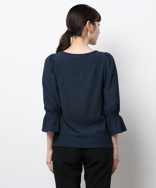 NATURAL BEAUTY BASIC(ナチュラルビューティーベーシック)の「シャーリングカットソー(Tシャツ/カットソー・レディース・ネイビー/オフホワイト/ホワイト系その他・MEDIUM)」の5枚目の写真