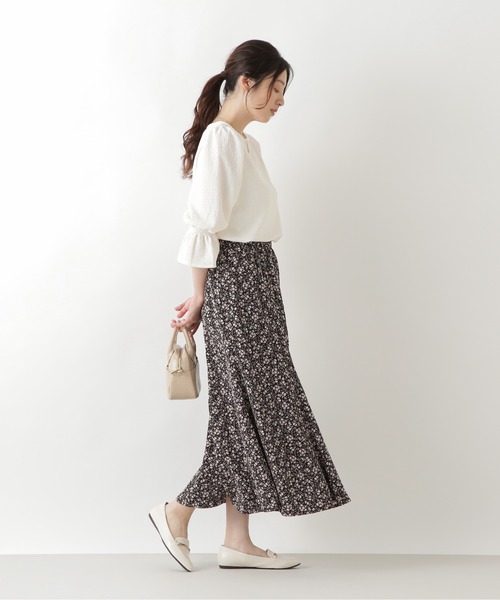NATURAL BEAUTY BASIC(ナチュラルビューティーベーシック)の「シャーリングカットソー(Tシャツ/カットソー・レディース・ネイビー/オフホワイト/ホワイト系その他・MEDIUM)」の6枚目の写真