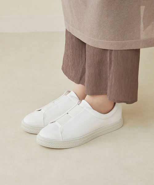 menue（メヌエ）の「スリッポンスニーカー（スニーカー・レディース・ホワイト/ブラック/グレイッシュベージュ・LL/3L/S/M/L/XS）」の7枚目の写真