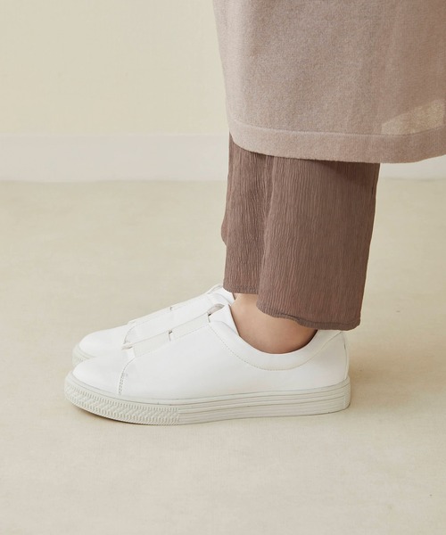 menue（メヌエ）の「スリッポンスニーカー（スニーカー・レディース・ホワイト/ブラック/グレイッシュベージュ・LL/3L/S/M/L/XS）」の10枚目の写真