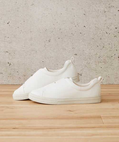 menue（メヌエ）の「スリッポンスニーカー（スニーカー・レディース・ホワイト/ブラック/グレイッシュベージュ・LL/3L/S/M/L/XS）」の16枚目の写真