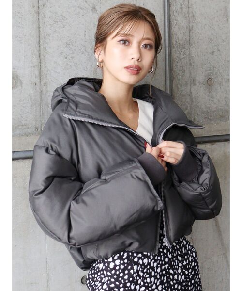 MURUA(ムルーア)の「ボリュームスタンドエアコンダウン(ダウンジャケット/コート・レディース・ブラック/グレー/ブルー/アイボリー・FREE)」の8枚目の写真