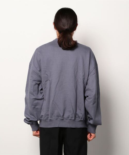 AJOBYAJO(アジョバイアジョ)の「【AJOBYAJO/アジョバイアジョ】Embroidered Slogam Sweatshirt/エンボス スローガン ロゴスウェット MTM(スウェット・メンズ・ライトグレー/グレイッシュブルー・L)」の7枚目の写真