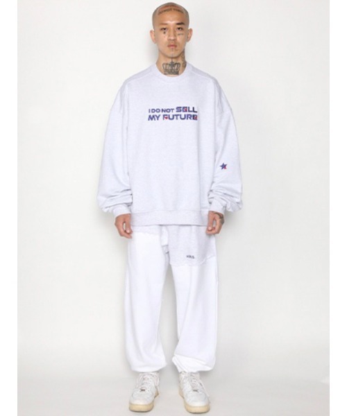 AJOBYAJO(アジョバイアジョ)の「【AJOBYAJO/アジョバイアジョ】Embroidered Slogam Sweatshirt/エンボス スローガン ロゴスウェット MTM(スウェット・メンズ・ライトグレー/グレイッシュブルー・L)」の14枚目の写真