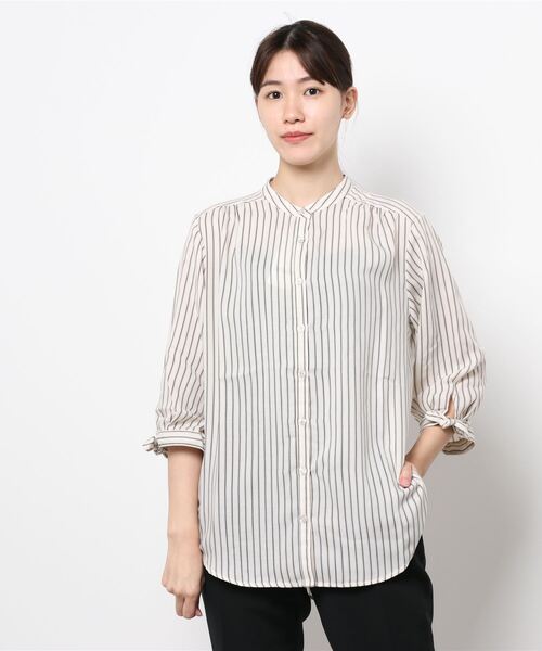 BELLUNA(ベルーナ)の「エアリーツイルバンドカラーチュニック(チュニック・レディース・ベージュ/オフホワイト/ネイビー・MEDIUM/LARGE/X-LARGE)」の9枚目の写真