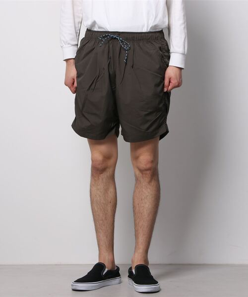 MOUNTAIN EQUIPMENT（マウンテンイクイップメント）の「MOUNTAIN EQUIPMENT / マウンテン エクイプメント：PUCKERING WATER SHORTS：425461[AST]（その他パンツ・メンズ・ブラック/グリーン系その他・L/M）」の2枚目の写真