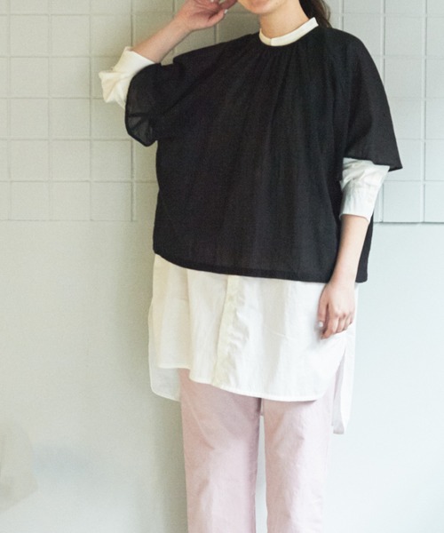 note et silence （ノートエシロンス）の「▲【 AMB100貨 】ピンタックバンドカラーロングシャツ　80タイプライターせせらぎ加工（シャツ/ブラウス・レディース・ブラック/ピンク/ホワイト・FREE）」の2枚目の写真