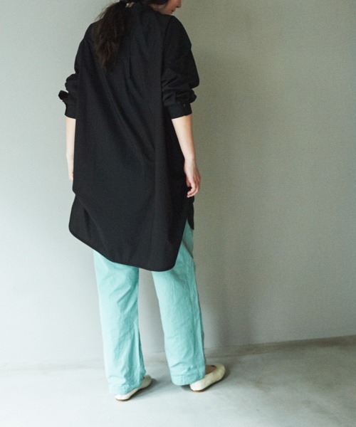 note et silence （ノートエシロンス）の「▲【 AMB100貨 】ピンタックバンドカラーロングシャツ　80タイプライターせせらぎ加工（シャツ/ブラウス・レディース・ブラック/ピンク/ホワイト・FREE）」の4枚目の写真