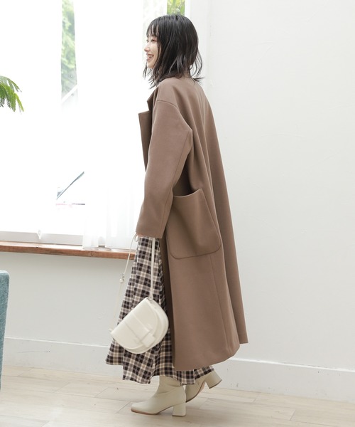 LAKOLE(ラコレ)の「ウーリーテックオーバーサイズコート / 953530(チェスターコート・レディース・ダークブラウン/ベージュ/アイボリー・SMALL/MEDIUM)」の14枚目の写真