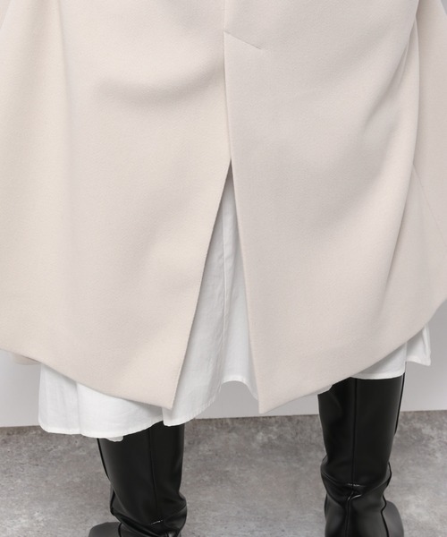 LAKOLE(ラコレ)の「ウーリーテックオーバーサイズコート / 953530(チェスターコート・レディース・ダークブラウン/ベージュ/アイボリー・SMALL/MEDIUM)」の17枚目の写真