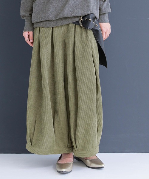 osharewalker（オシャレウォーカー）の「『タックボリュームコーデュロイパンツ』（その他パンツ・レディース・スミクロ/グレイッシュブルー/ベージュ/ライトグレー/カーキ・FREE）」の5枚目の写真