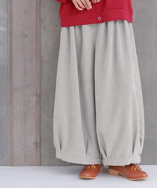 osharewalker（オシャレウォーカー）の「『タックボリュームコーデュロイパンツ』（その他パンツ・レディース・スミクロ/グレイッシュブルー/ベージュ/ライトグレー/カーキ・FREE）」の3枚目の写真