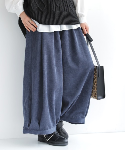 osharewalker（オシャレウォーカー）の「『タックボリュームコーデュロイパンツ』（その他パンツ・レディース・スミクロ/グレイッシュブルー/ベージュ/ライトグレー/カーキ・FREE）」の6枚目の写真