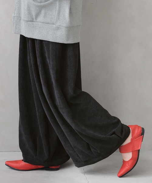 osharewalker（オシャレウォーカー）の「『タックボリュームコーデュロイパンツ』（その他パンツ・レディース・スミクロ/グレイッシュブルー/ベージュ/ライトグレー/カーキ・FREE）」の17枚目の写真