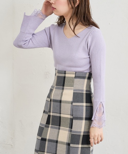 natural couture(ナチュラルクチュール)の「前後2WAY袖口レースリブニット(ニット/セーター・レディース・ブラック/サックスブルー/アイボリー/ボルドー/モカ・FREE)」の2枚目の写真