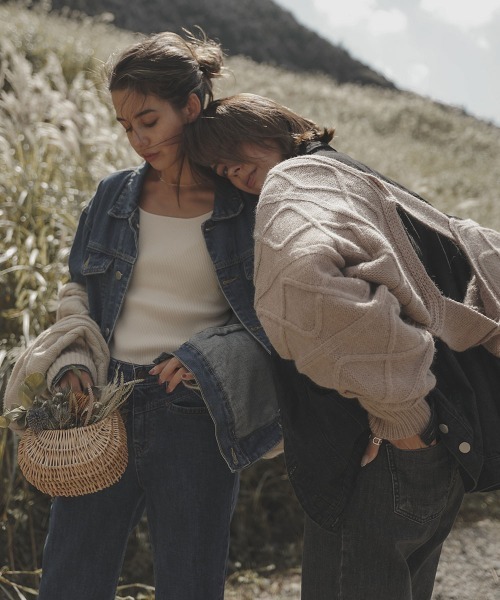 esutoreja(エストレジャ)の「バックオープンケーブルカーディガン(カーディガン/ボレロ・レディース・ベージュ/ブラウン・FREE)」の3枚目の写真