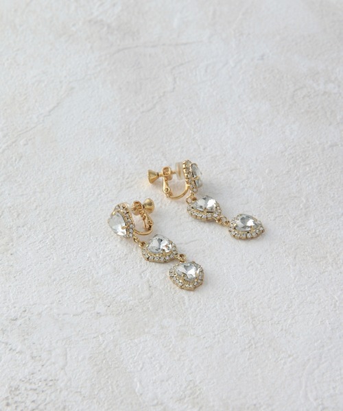 MADEMOISELLE ROPE'（マドモアゼル ロペ）の「ハートビジューイヤリング（イヤリング・レディース・ゴールド・FREE）」の5枚目の写真