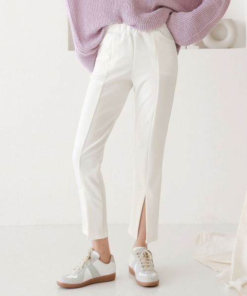 me+em select（ミームセレクト）の「フロントスリットアンクルカラーパンツ（その他パンツ・レディース・ブラック/アイボリー/レッド・LARGE/SMALL/X-LARGE/MEDIUM）」の2枚目の写真