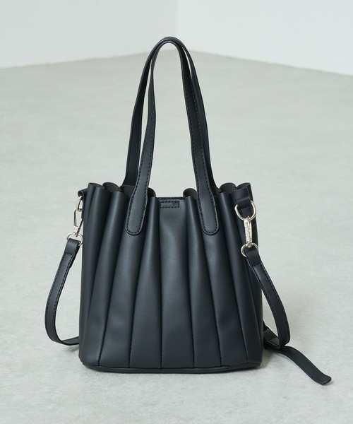 Lui's（ルイス）の「2WAYウェーブミニトートバッグ（ハンドバッグ・レディース・ブラック/ホワイト・FREE）」の5枚目の写真