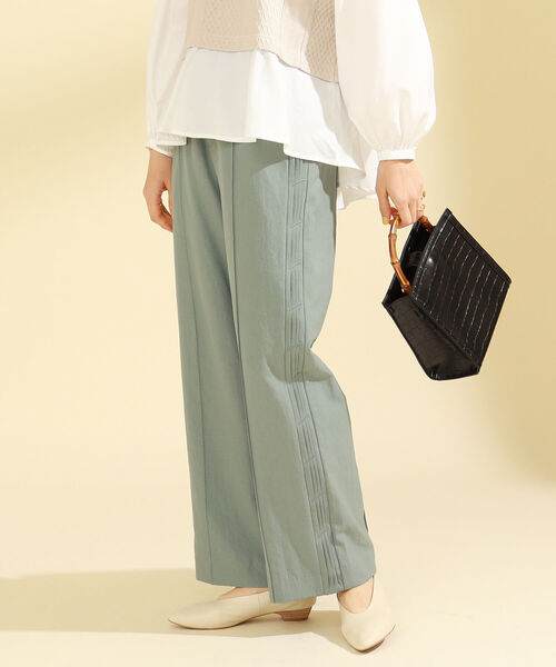 Ray BEAMS（レイビームス）の「RBS / サイド ピンタック パンツ（その他パンツ・レディース・ダークブラウン/ミント・1/0）」の10枚目の写真