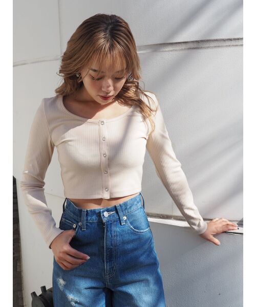 EVRIS(エヴリス)の「ドットボタンリブロンTEE(Tシャツ/カットソー・レディース・グリーン/ブラック/アイボリー・FREE)」の16枚目の写真