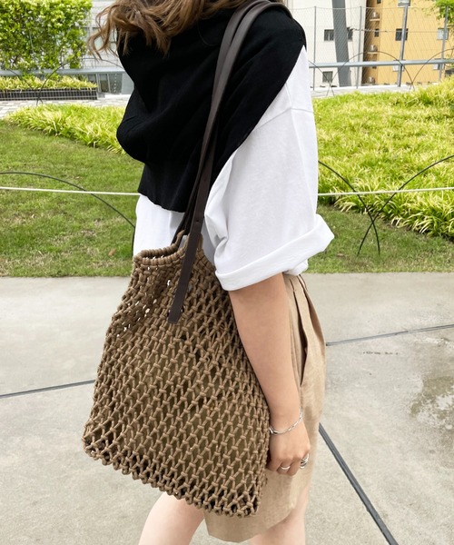 DISCOAT（ディスコート）の「マクラメ巾着付トートバッグ（トートバッグ・レディース・ブラック/ブラウン/アイボリー・FREE）」の3枚目の写真