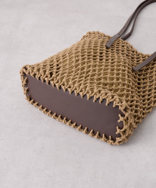 DISCOAT（ディスコート）の「マクラメ巾着付トートバッグ（トートバッグ・レディース・ブラック/ブラウン/アイボリー・FREE）」の6枚目の写真