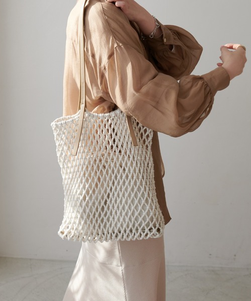 DISCOAT（ディスコート）の「マクラメ巾着付トートバッグ（トートバッグ・レディース・ブラック/ブラウン/アイボリー・FREE）」の11枚目の写真
