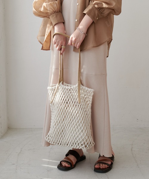 DISCOAT（ディスコート）の「マクラメ巾着付トートバッグ（トートバッグ・レディース・ブラック/ブラウン/アイボリー・FREE）」の12枚目の写真