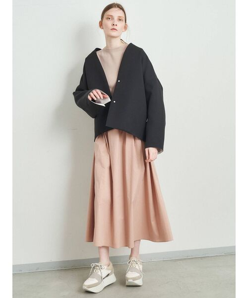 ELENDEEK(エレンディーク)の「フォルムショートコート(ステンカラーコート・レディース・ブラック/ライトベージュ/ベージュ・FREE)」の9枚目の写真