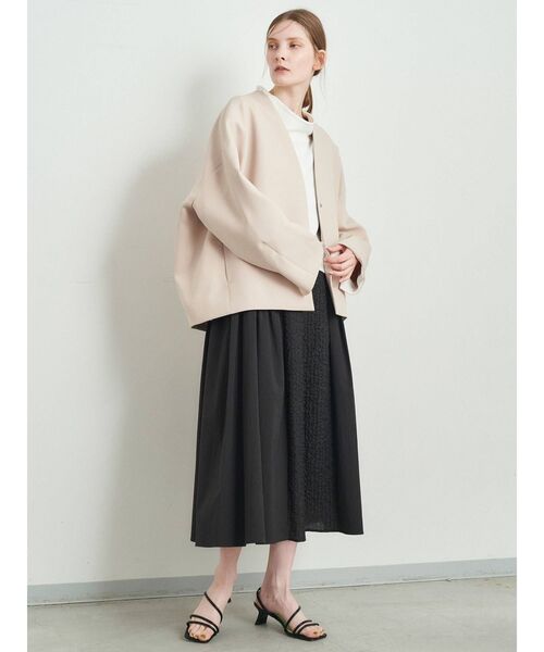 ELENDEEK(エレンディーク)の「フォルムショートコート(ステンカラーコート・レディース・ブラック/ライトベージュ/ベージュ・FREE)」の11枚目の写真