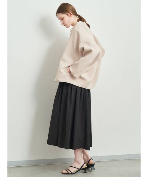 ELENDEEK(エレンディーク)の「フォルムショートコート(ステンカラーコート・レディース・ブラック/ライトベージュ/ベージュ・FREE)」の12枚目の写真