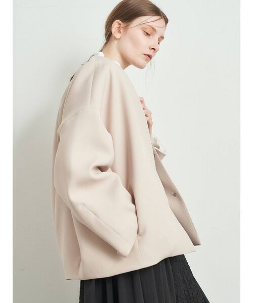 ELENDEEK(エレンディーク)の「フォルムショートコート(ステンカラーコート・レディース・ブラック/ライトベージュ/ベージュ・FREE)」の13枚目の写真