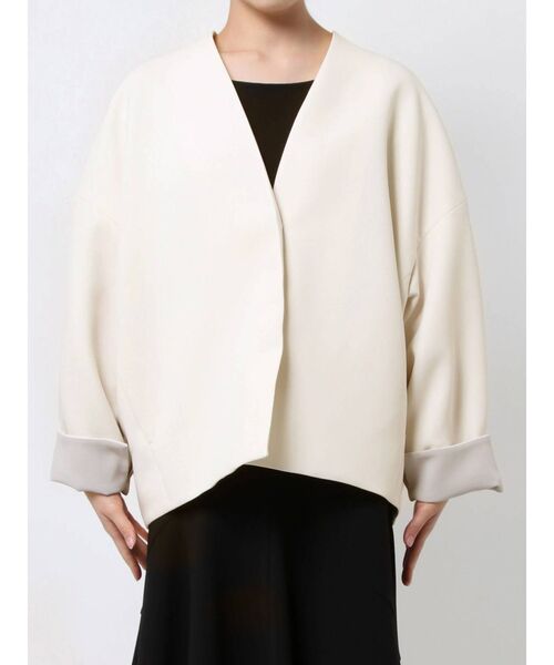 ELENDEEK(エレンディーク)の「フォルムショートコート(ステンカラーコート・レディース・ブラック/ライトベージュ/ベージュ・FREE)」の14枚目の写真