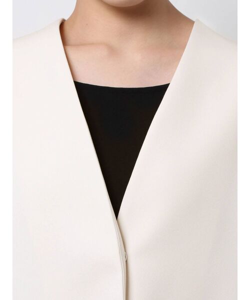 ELENDEEK(エレンディーク)の「フォルムショートコート(ステンカラーコート・レディース・ブラック/ライトベージュ/ベージュ・FREE)」の17枚目の写真