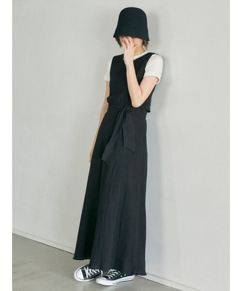 Ungrid（アングリッド）の「バックデザインノースリワンピース（ワンピース・レディース・ブラック/アイボリー/ダークオレンジ・SMALL/MEDIUM）」の14枚目の写真