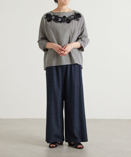 BEARDSLEY（ビアズリー）の「衿刺しゅうギンガムブラウス（シャツ/ブラウス・レディース・ブラック・FREE）」の2枚目の写真