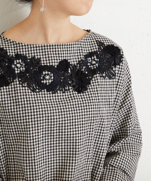 BEARDSLEY（ビアズリー）の「衿刺しゅうギンガムブラウス（シャツ/ブラウス・レディース・ブラック・FREE）」の5枚目の写真